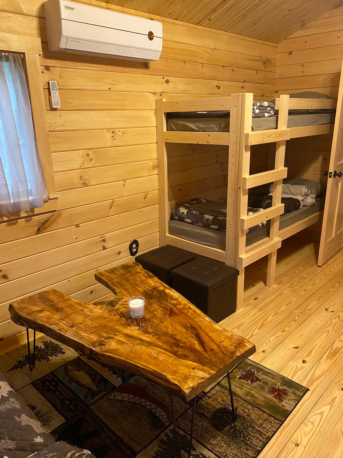 Nature Intense Log Cabin/ Tiny Home TV - WiFi