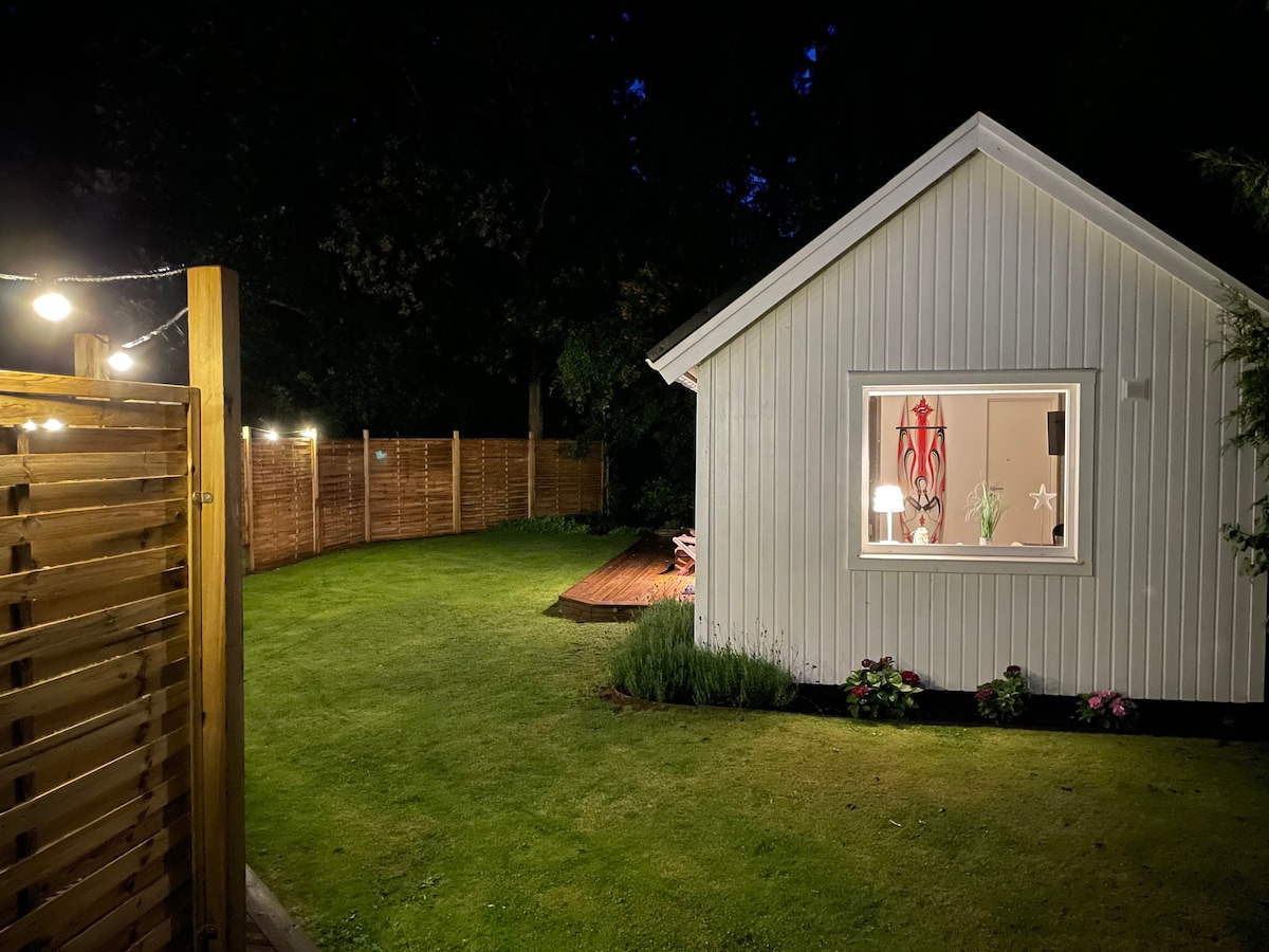 位于Vejbystrand的舒适客用小木屋