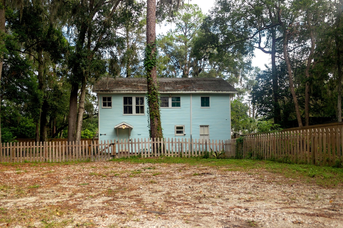 Cozy Hideaway in the Duck Pond area of Gainesville