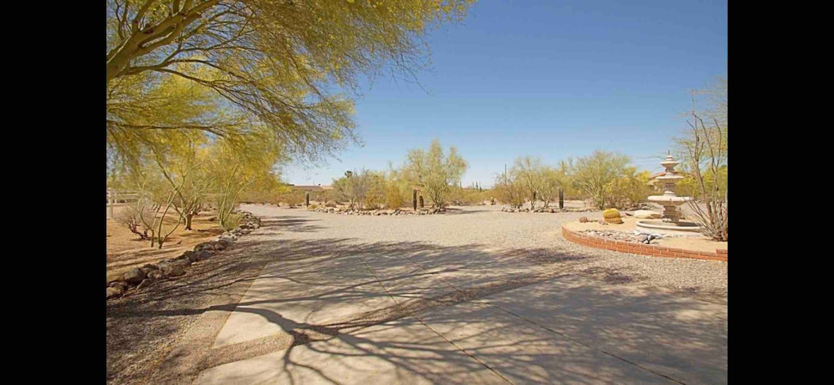 沙漠牧场式绿洲6卧室，带令人惊叹的游泳池