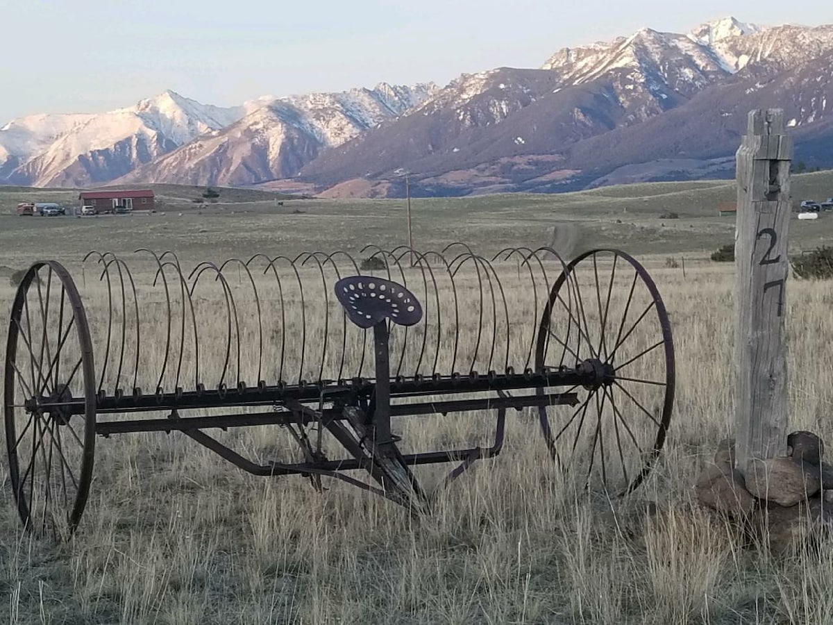 The Grainery at Yellowstone Homestead in Emigrant