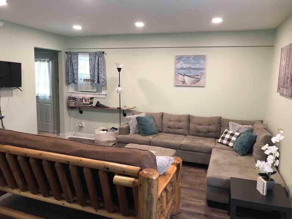 Northern Acres Cottage! 15 minutes from Torch Lake