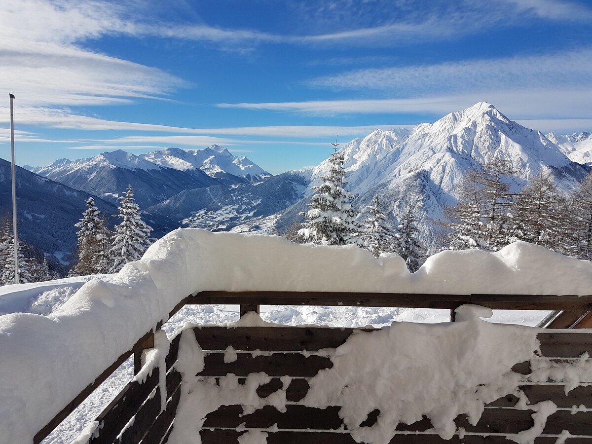 Hütte mitten im Skiebiet