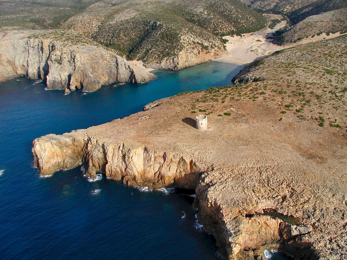 西南撒丁岛距离海边500米