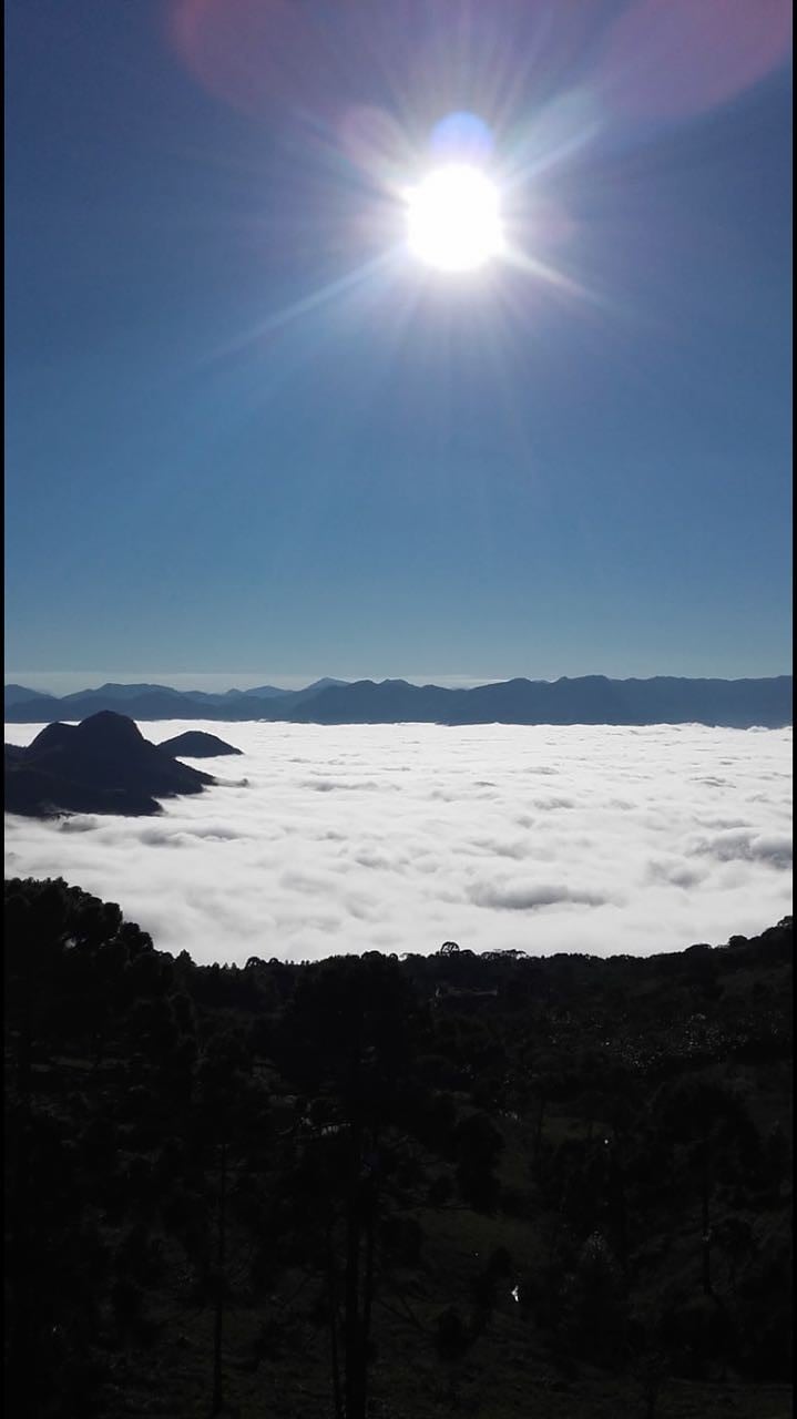 可欣赏壮丽景色的山屋