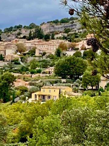 Saint-Saturnin-lès-Apt的民宿