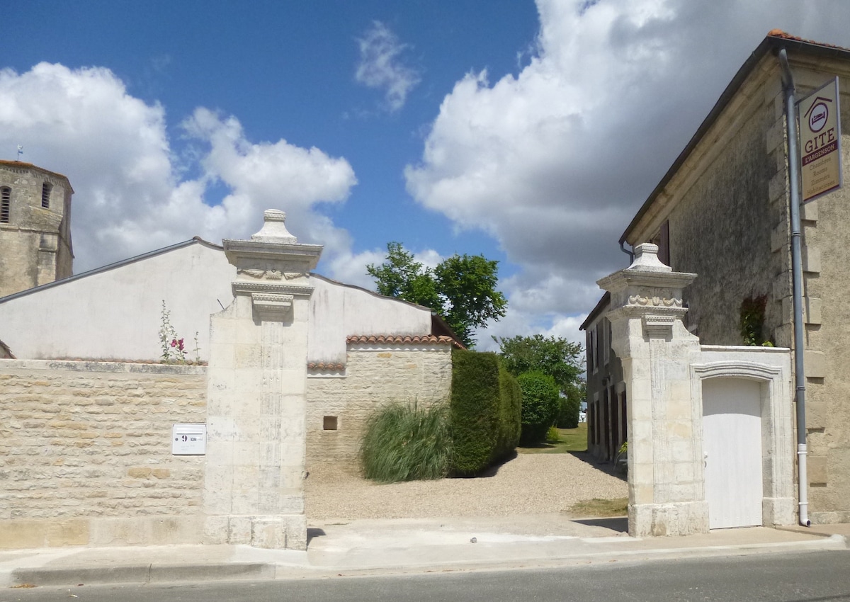 Grande et belle maison de caractère hors saison