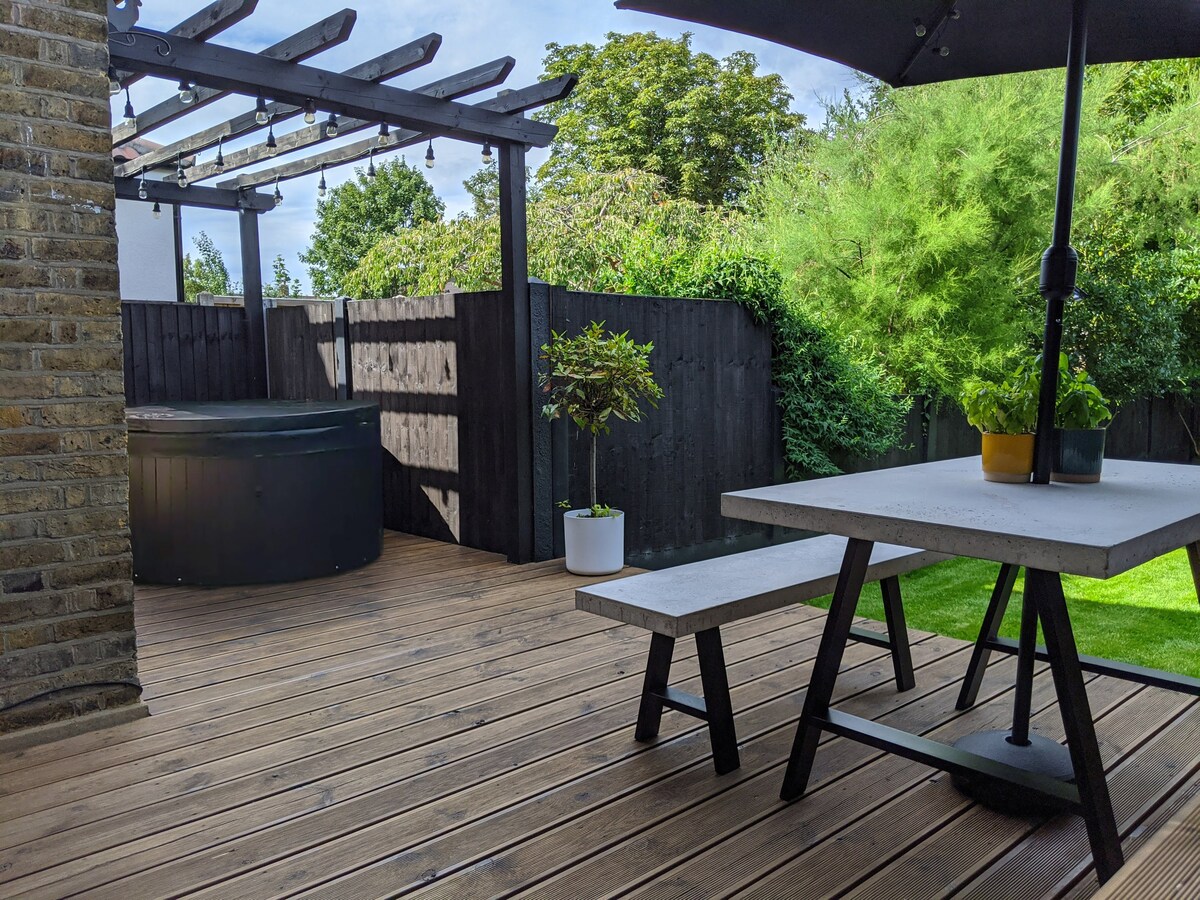 设备齐全的现代化公寓-私人花园/热水浴缸