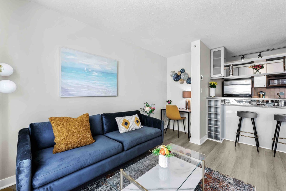 AZ2 - Modern 1BR Yaletown Condo