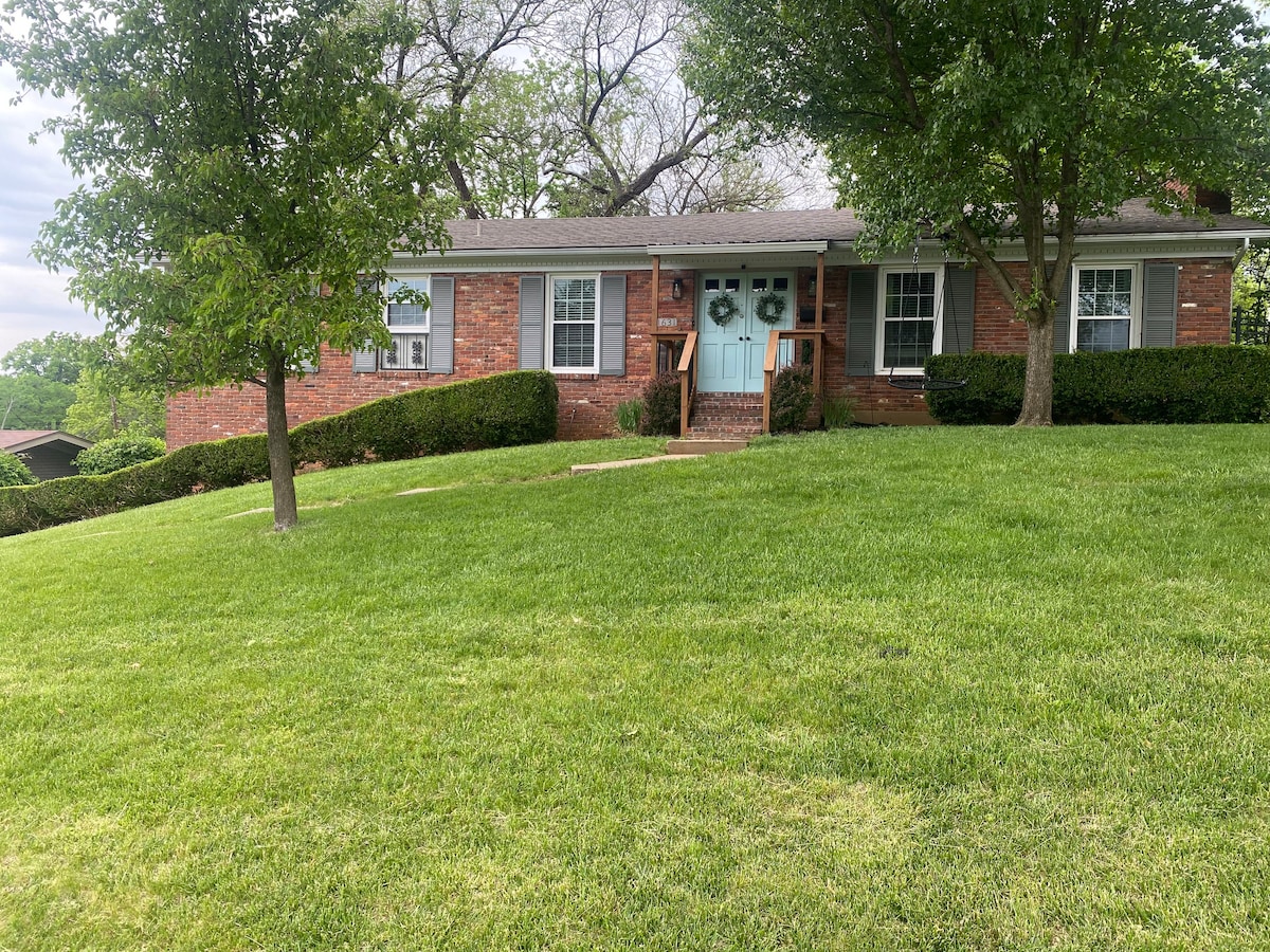 GREAT Highlands Home in Heart of Derby City, KY!