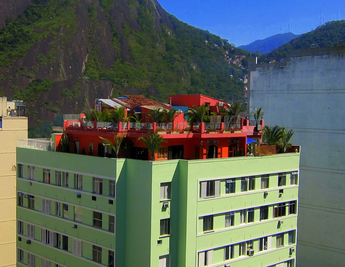 「珊瑚顶层公寓」，带360 ° |海滩|空调全部房间