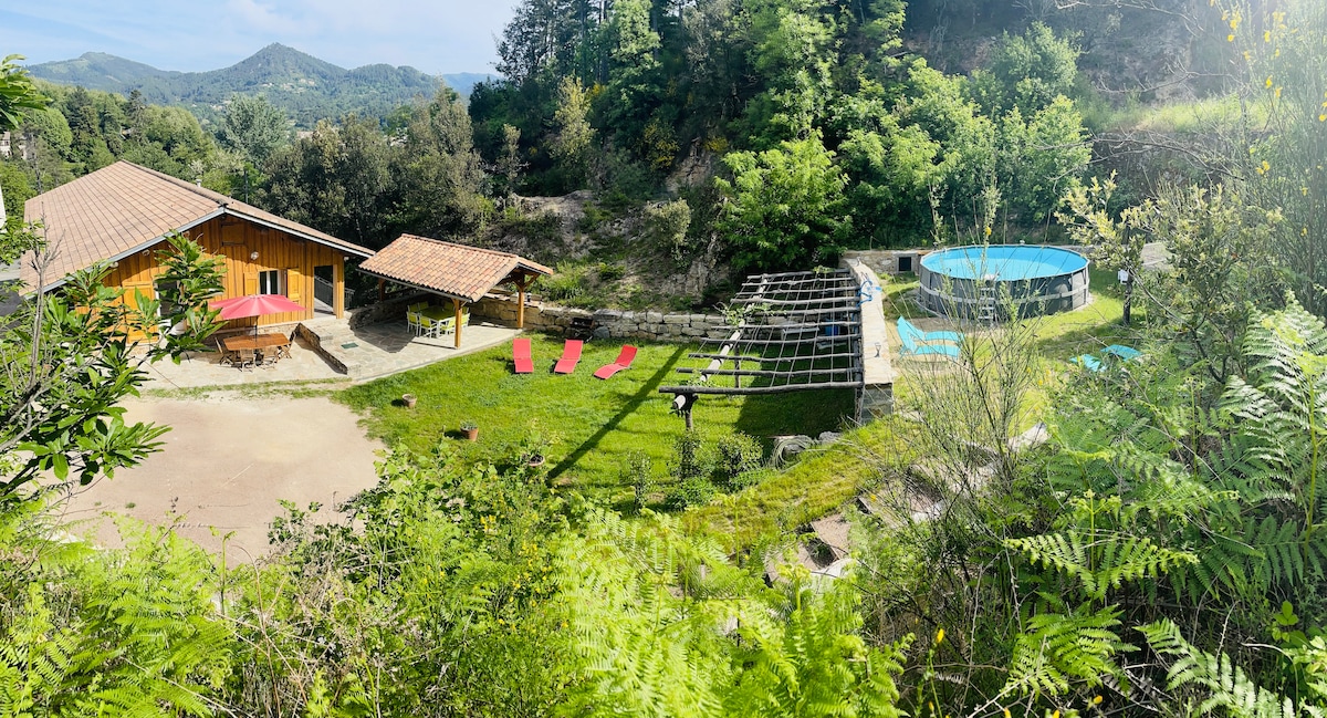 Grand chalet indépendant avec piscine