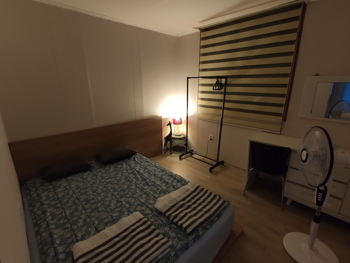 靠近Jeonnam☆大学的好房子，双人床+单人床！ ！ # Netflix Gwangju Cozy House # 53