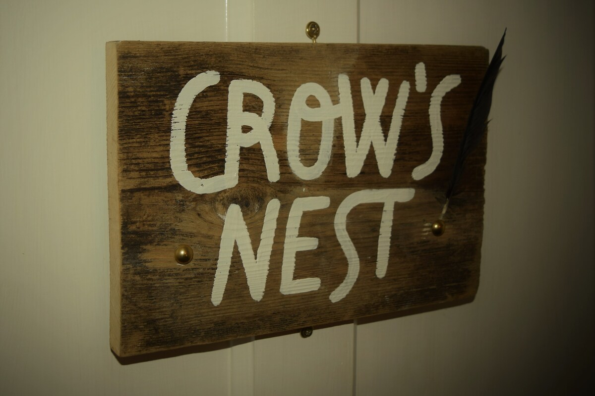 House of Newe ~ The Crow 's Nest