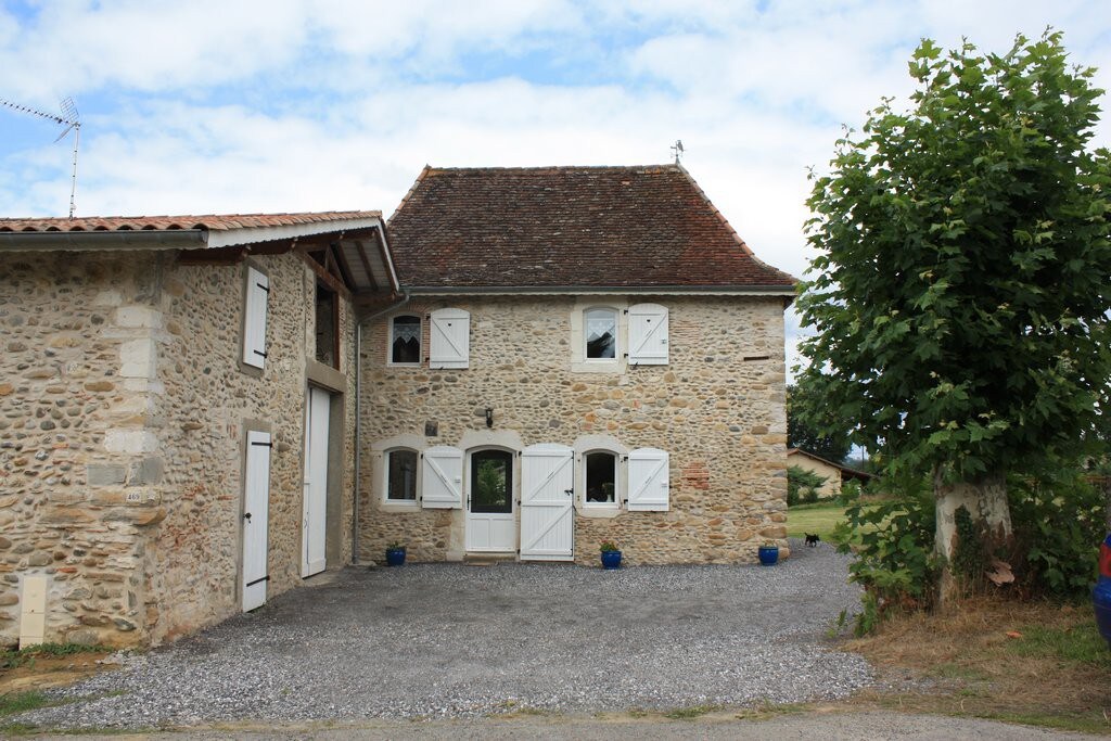 Ferme restaurée, à 6km de Salies de Béarn