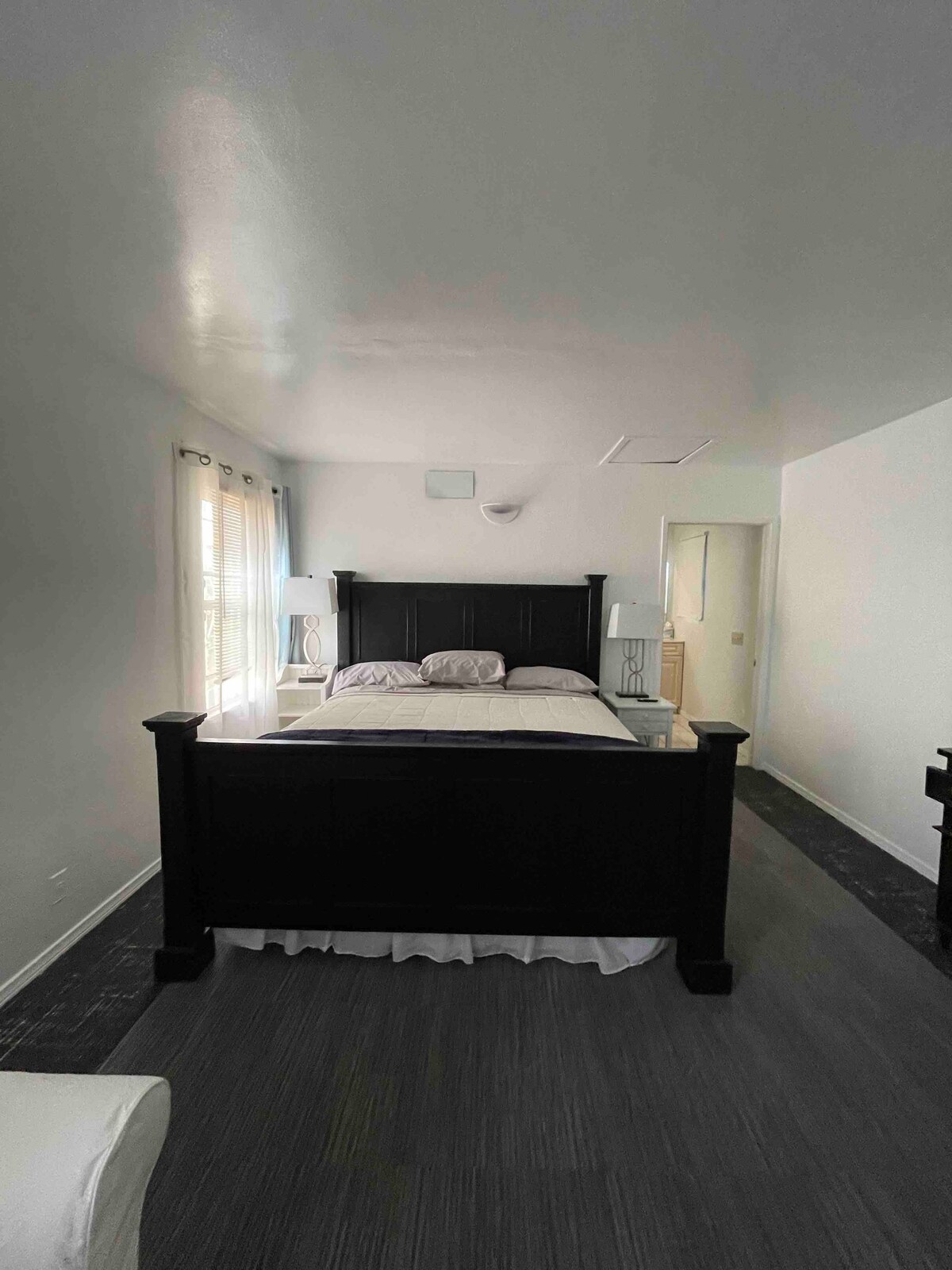Super large room easy access to beach and DTLA