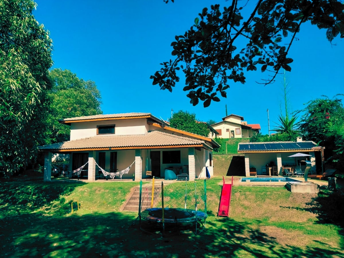 Chácara Cond. Fechado: Piscina, Lazer e Natureza!