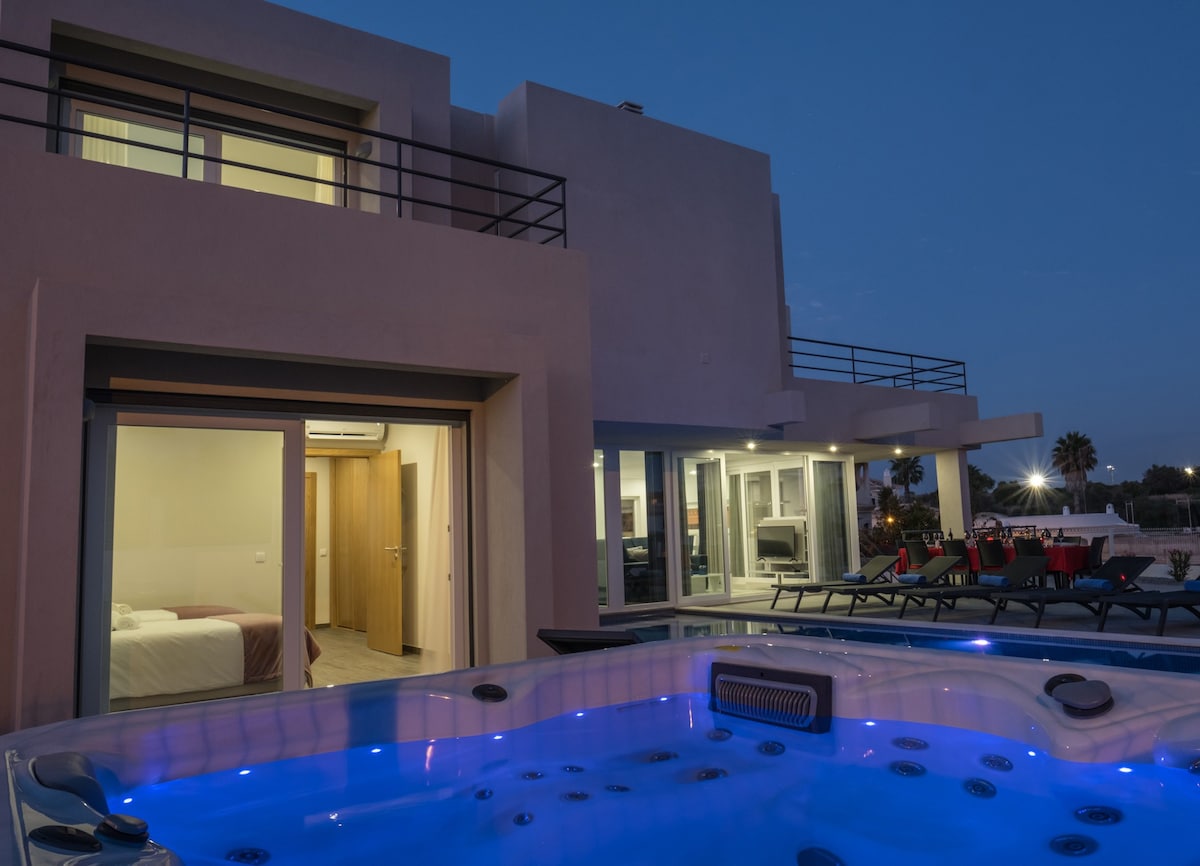 Modern Villa, Jacuzzi&Heatable Pool, 750m to beach
