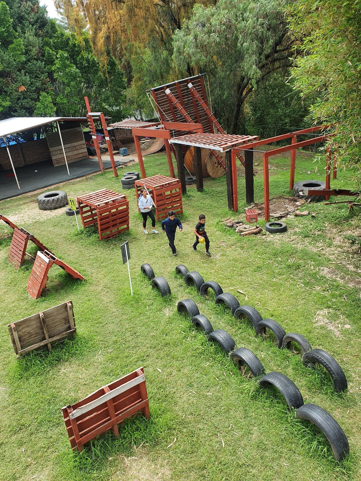 Campamento precioso con estacionamiento 10