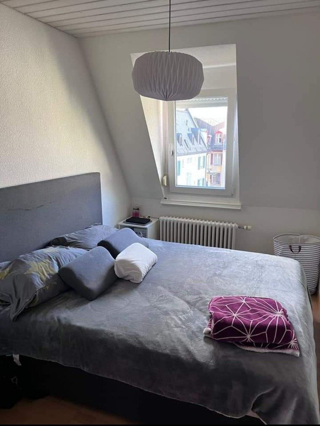 Zimmer in wunderschöner 65qm Dachwohnung