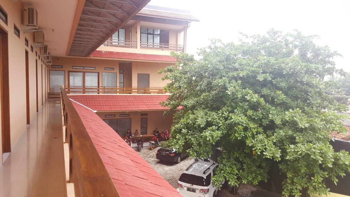 明亮的潘甘达兰酒店（ Pangandaran Hotel ）