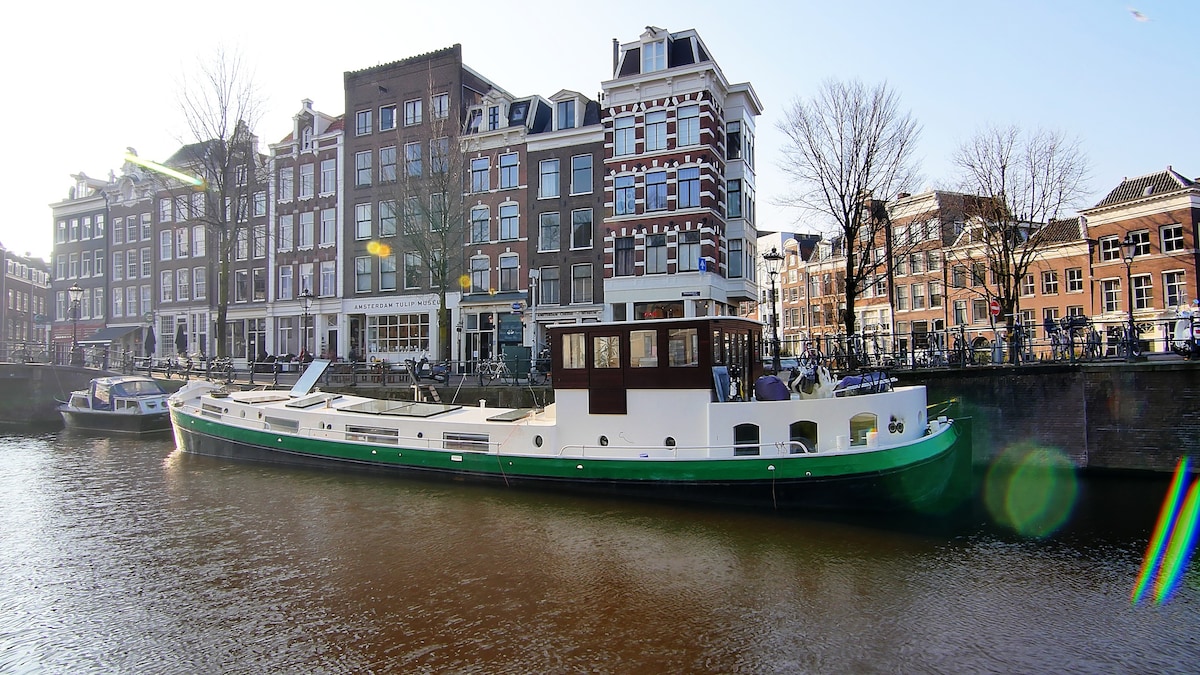 阿姆斯特丹船屋中心的私人单间公寓