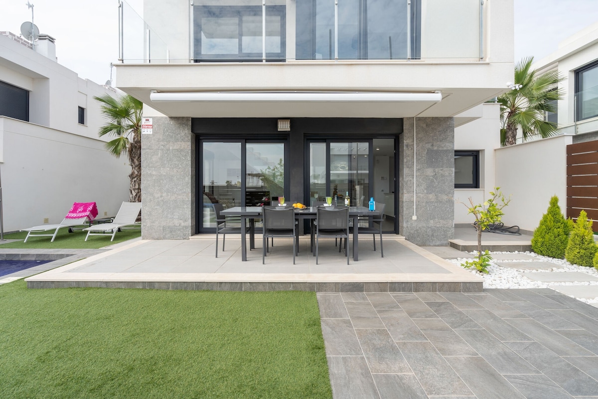 Belvilla by OYO Casa Bali 11