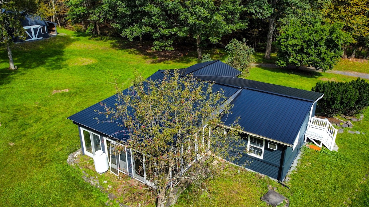 8 acre Catskill mountain retreat with event barn