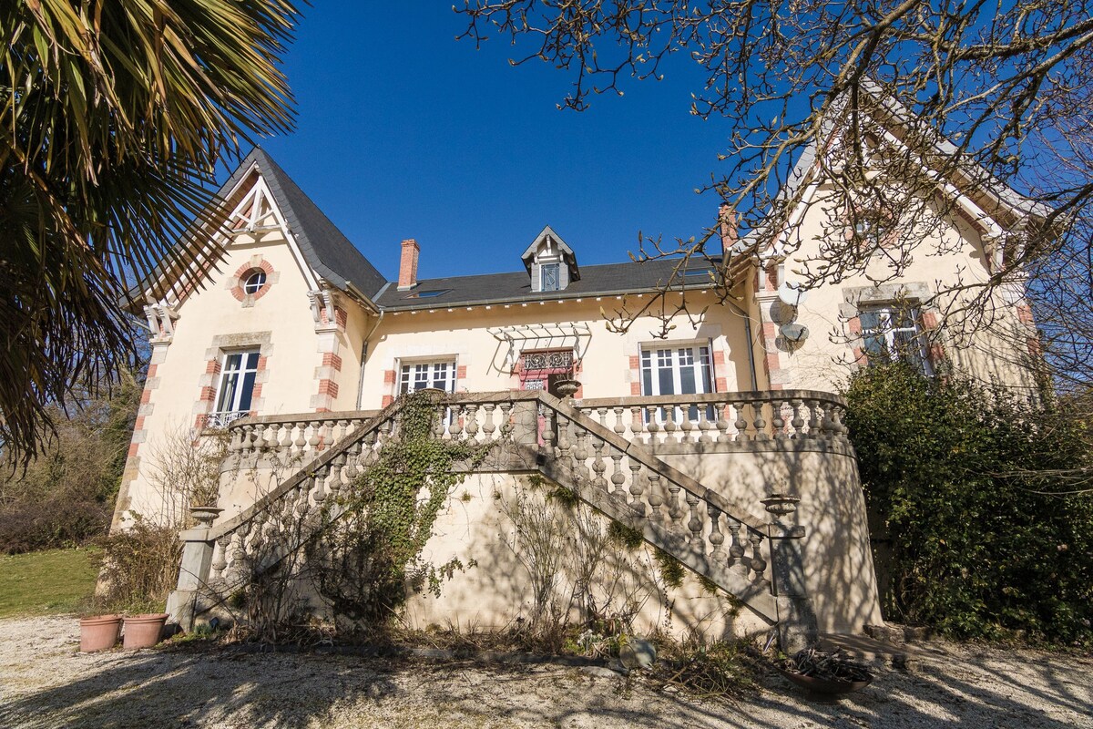 Mansion with Private Pool in Aquitaine