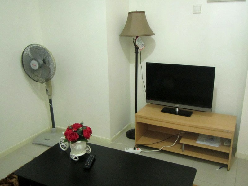 免费无线网络舒适的1卧室Cosmo露台雅加达市中心