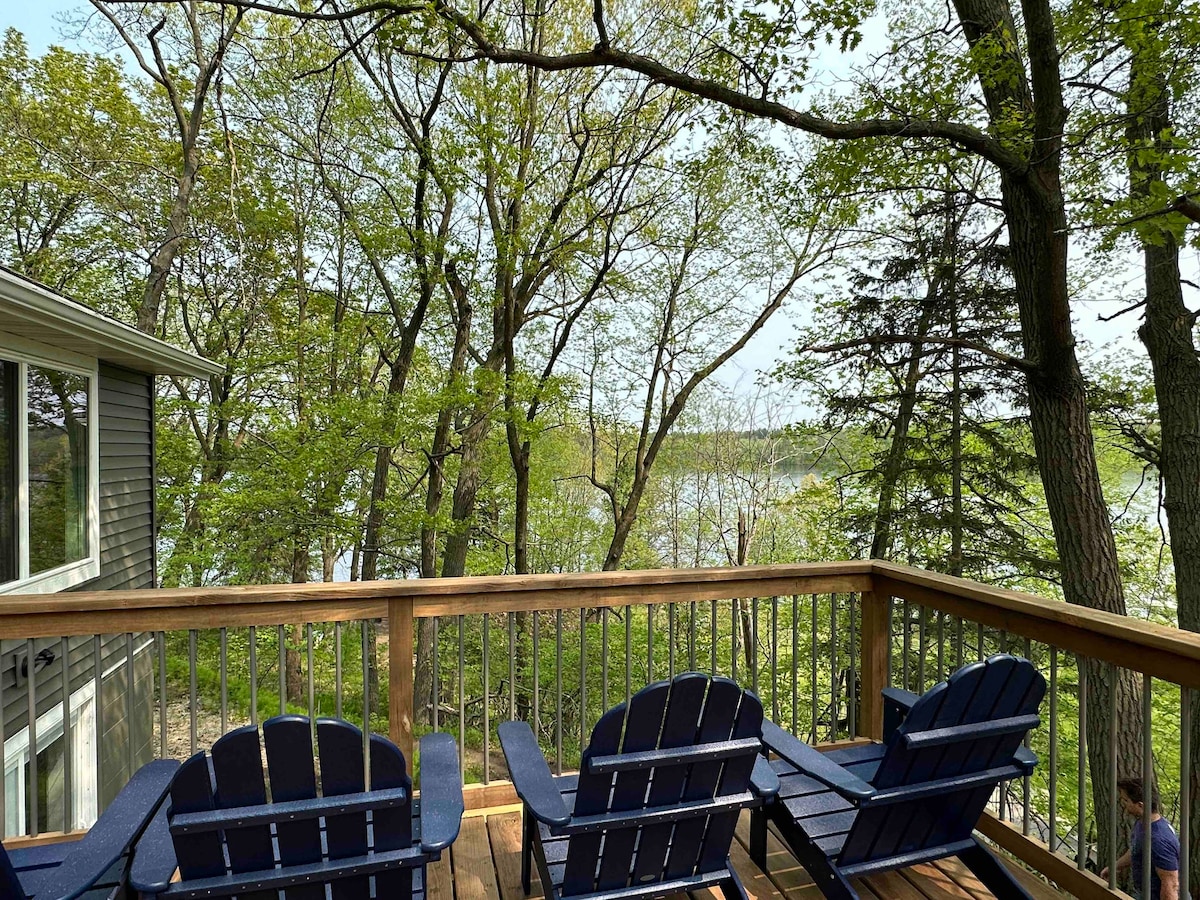 Modern Cabin on Private Lake