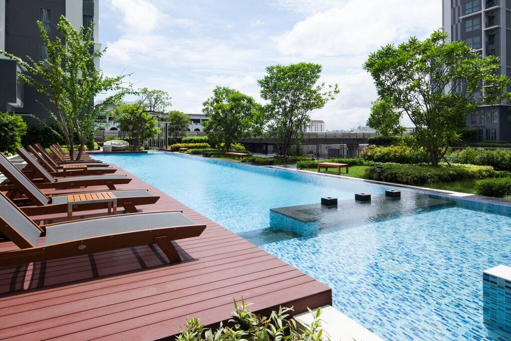 the best pool view & facility in town 高级泳池景观公寓