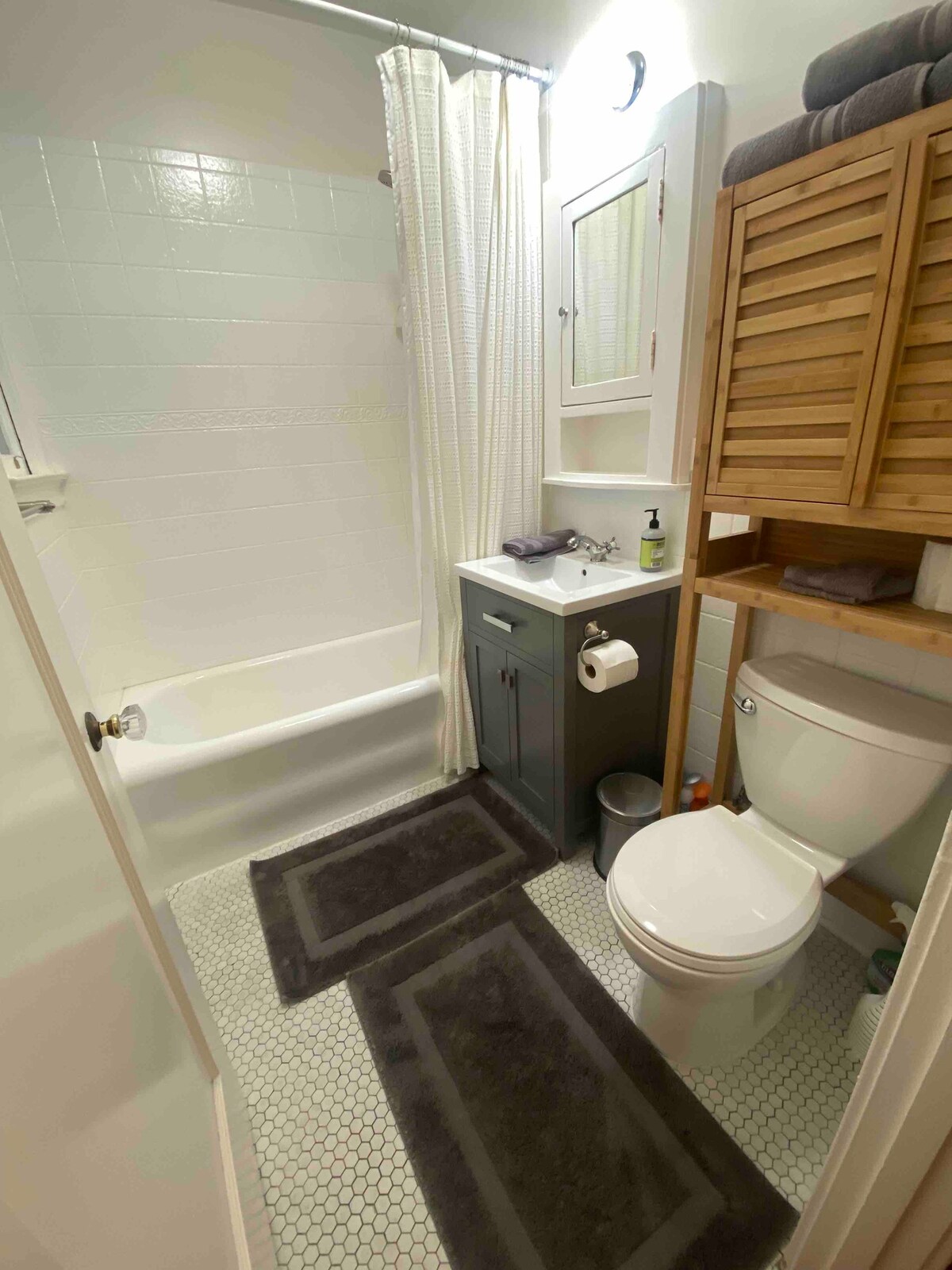 旧金山市中心的私人空间和浴室！