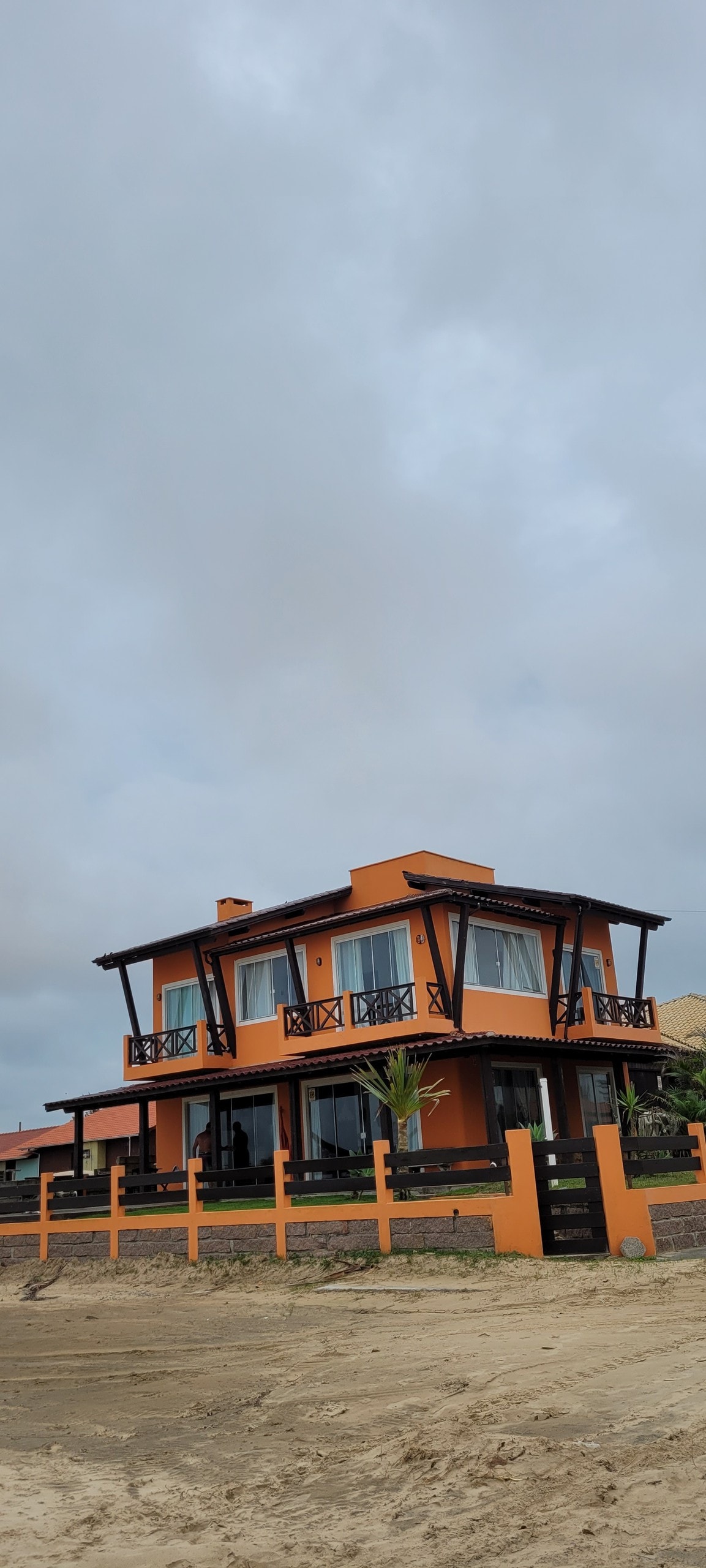 Oásis House casa de dois pisos a beira mar