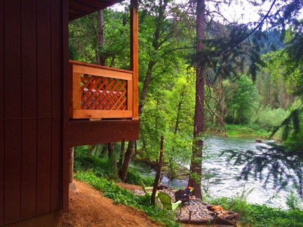 河滨！ The Miner 's Cabin on the Trinity River