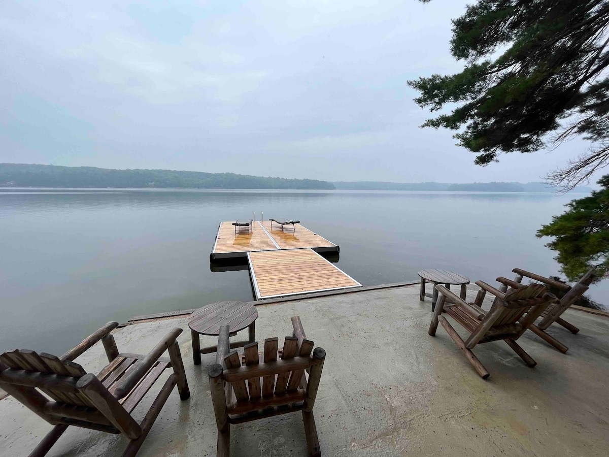 Private Lakefront Cottage on Gull Lake