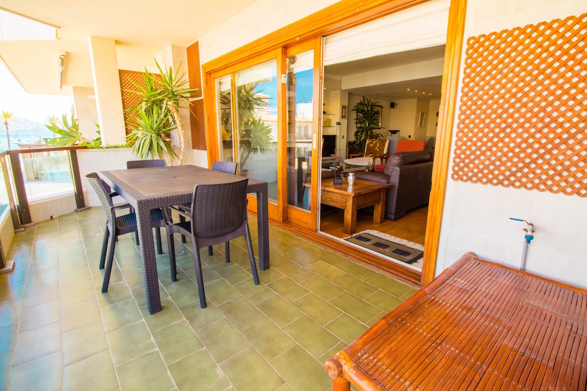 High Quality apartment 40 meters from beach