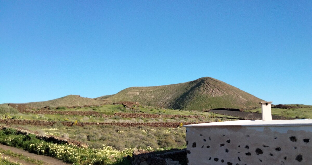 Casita-Refugio in the Old Volcano