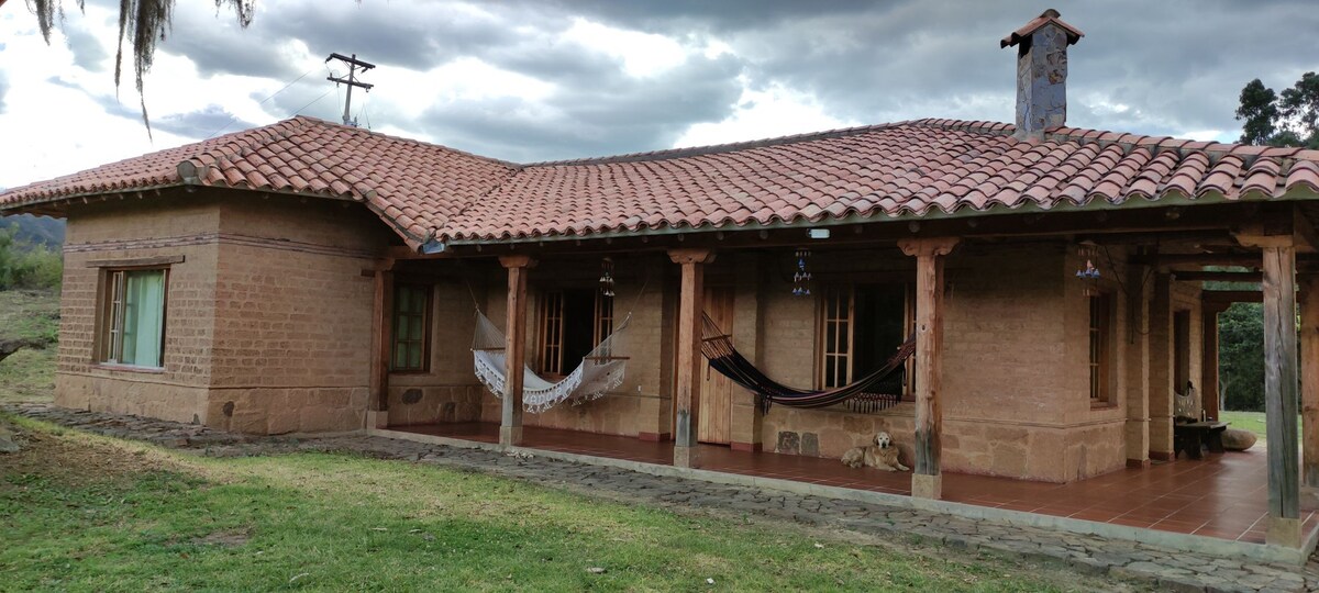 Casa campestre con acceso a rio privado en Raquira