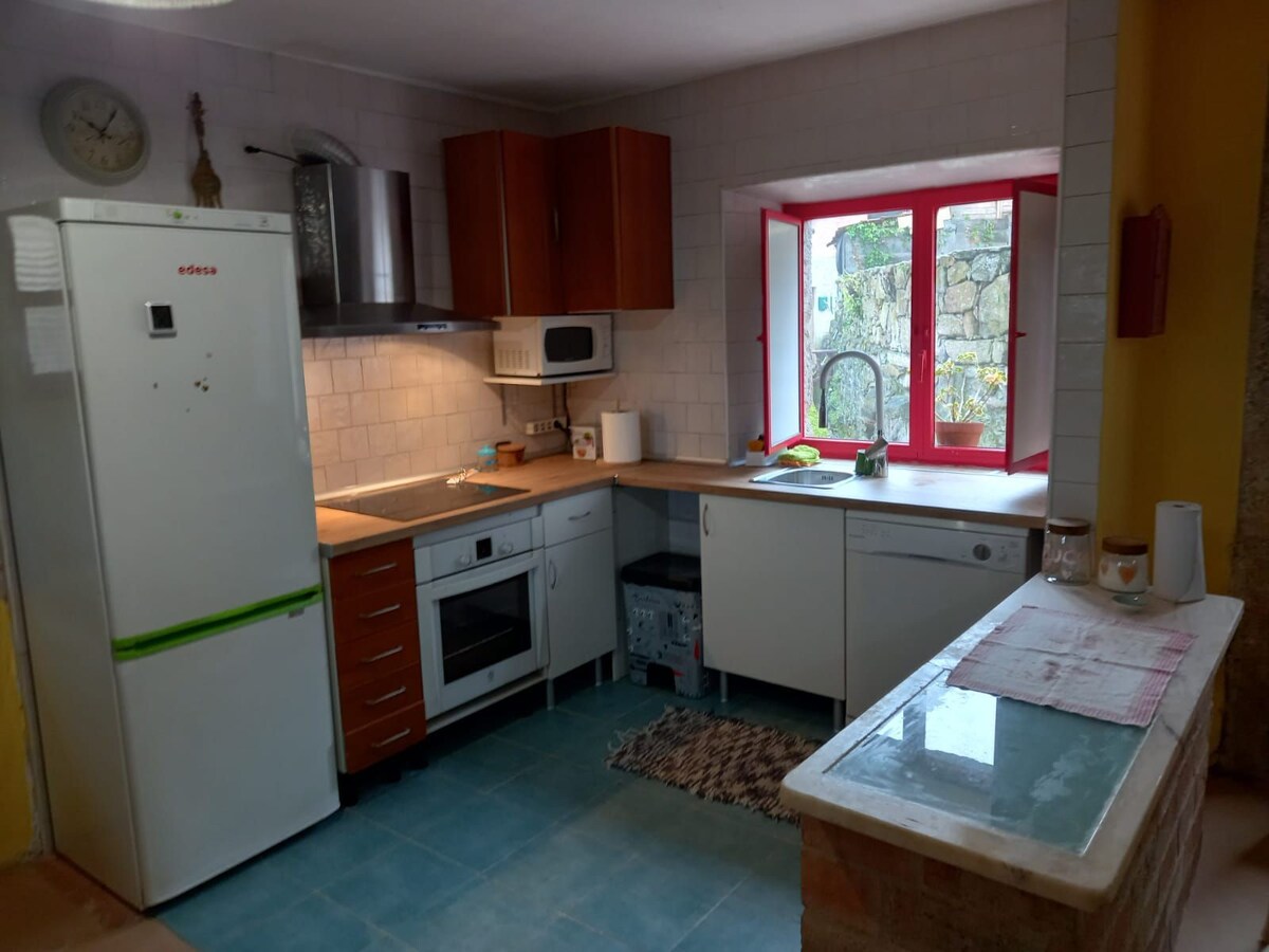 habitación triple, baño propio, casa rural gallega