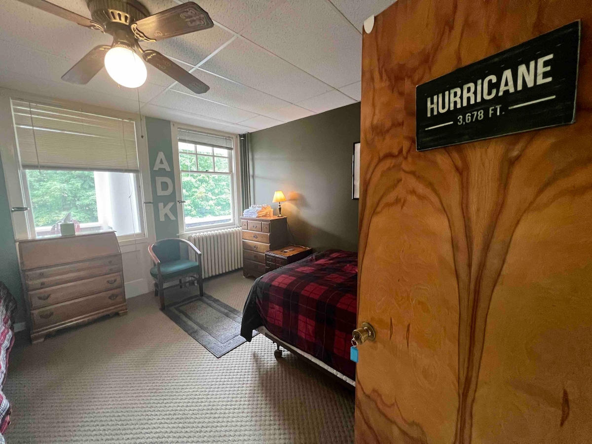 Hurricane Mtn Room in Historic Prescott House