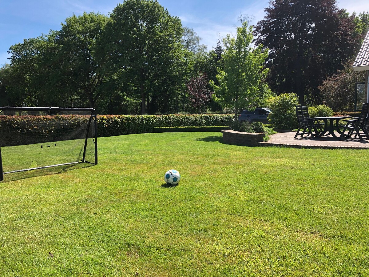 Vrijstaande woning met ruime tuin en terras