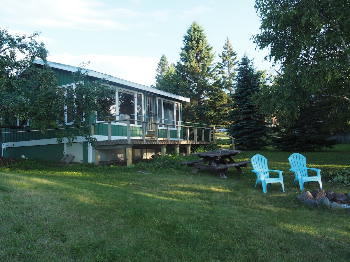 入住这间可爱的苏必利尔湖小屋（ Lake Superior Cabin ） ！