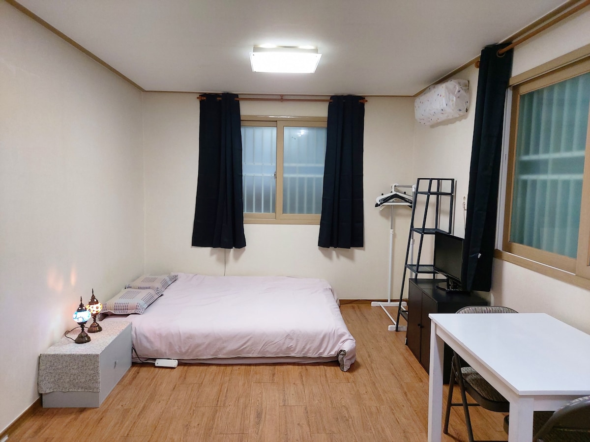 温馨干净的独立单间公寓，交通便利， 9号线快线永昌站
