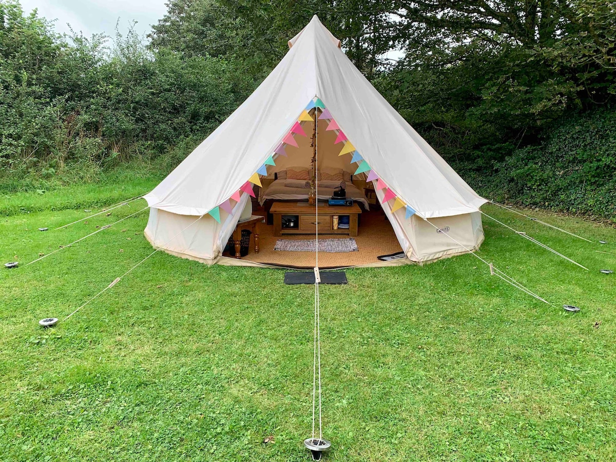 Ducklings Den - Luxury Family Bell Tent Pitch 1