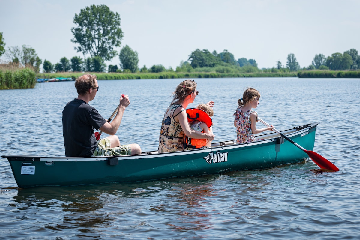 私人卫生间： Grote safaritent aan zwemplas