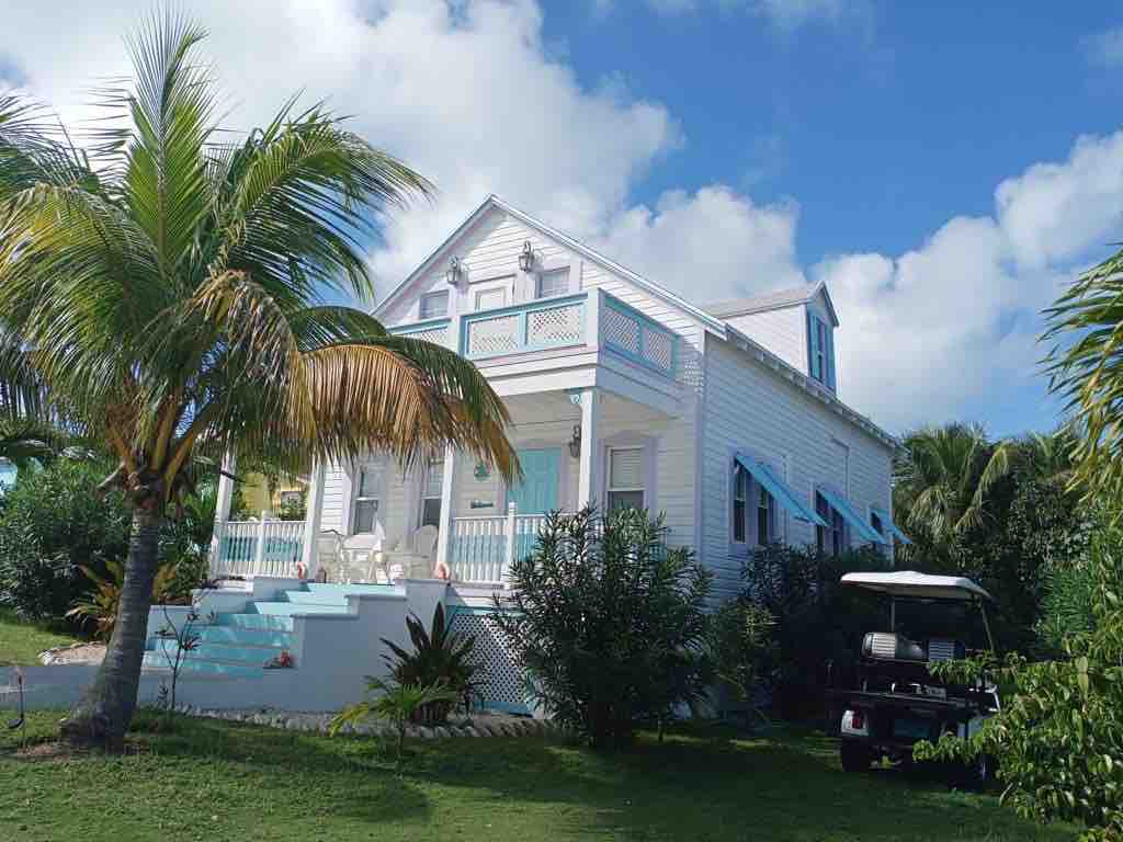 Historic ocean view cottage in Spanish Wells.