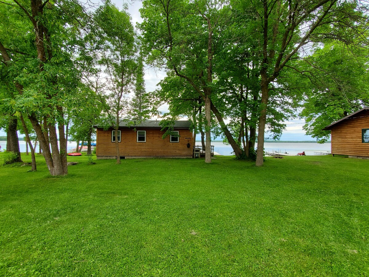 Beautiful Walleye cabin on Shell Lake (Resort)