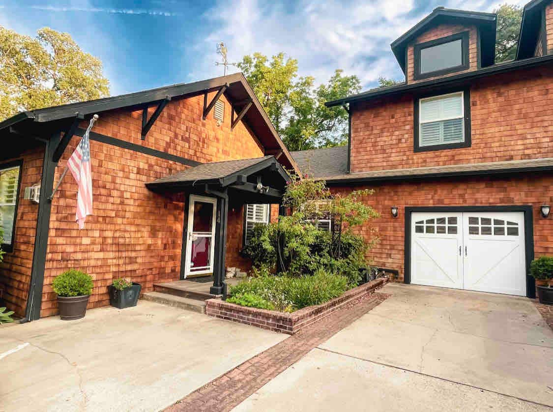 Elegant 3BR Home w/ Treehouse & Library