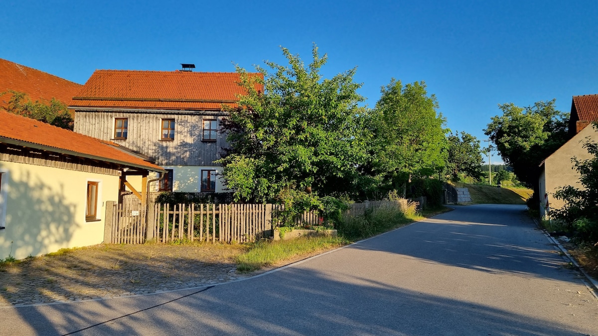 Historisches Bauernhaus in idyll. Lage
für 8 Pers